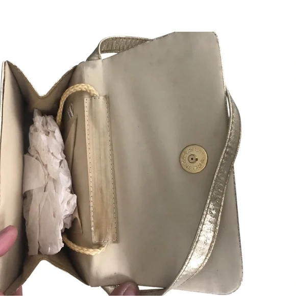 ✨Mini Gold Shoulder Bag✨ - Picture 4 of 7